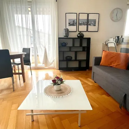 At Center Apartment